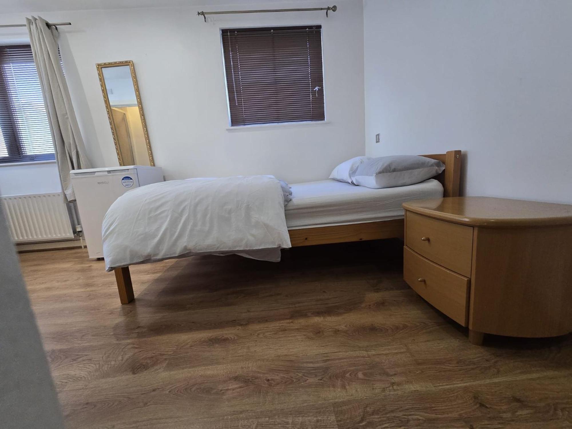 Ocean Wharf Apartment