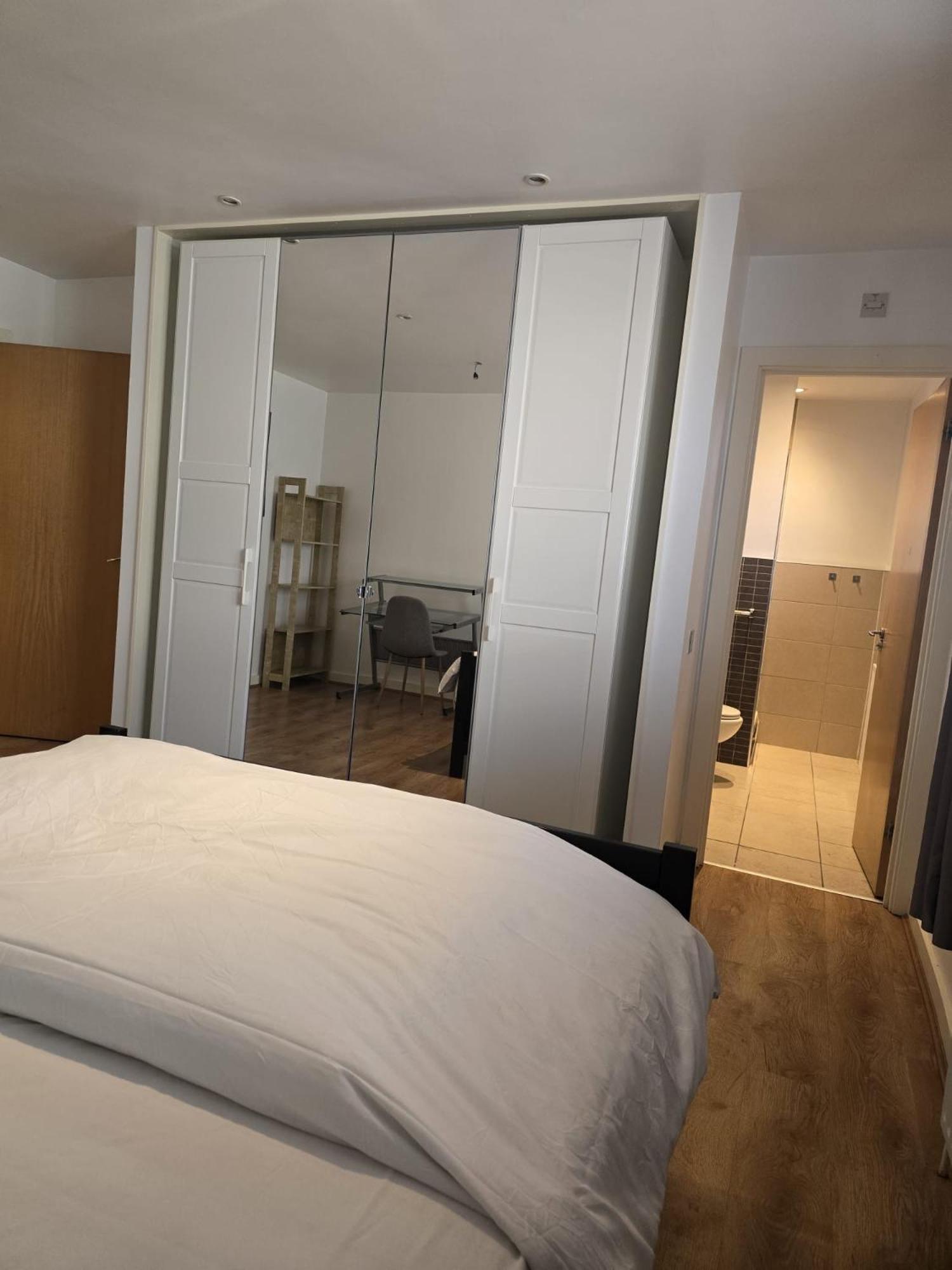 Ocean Wharf Apartment London