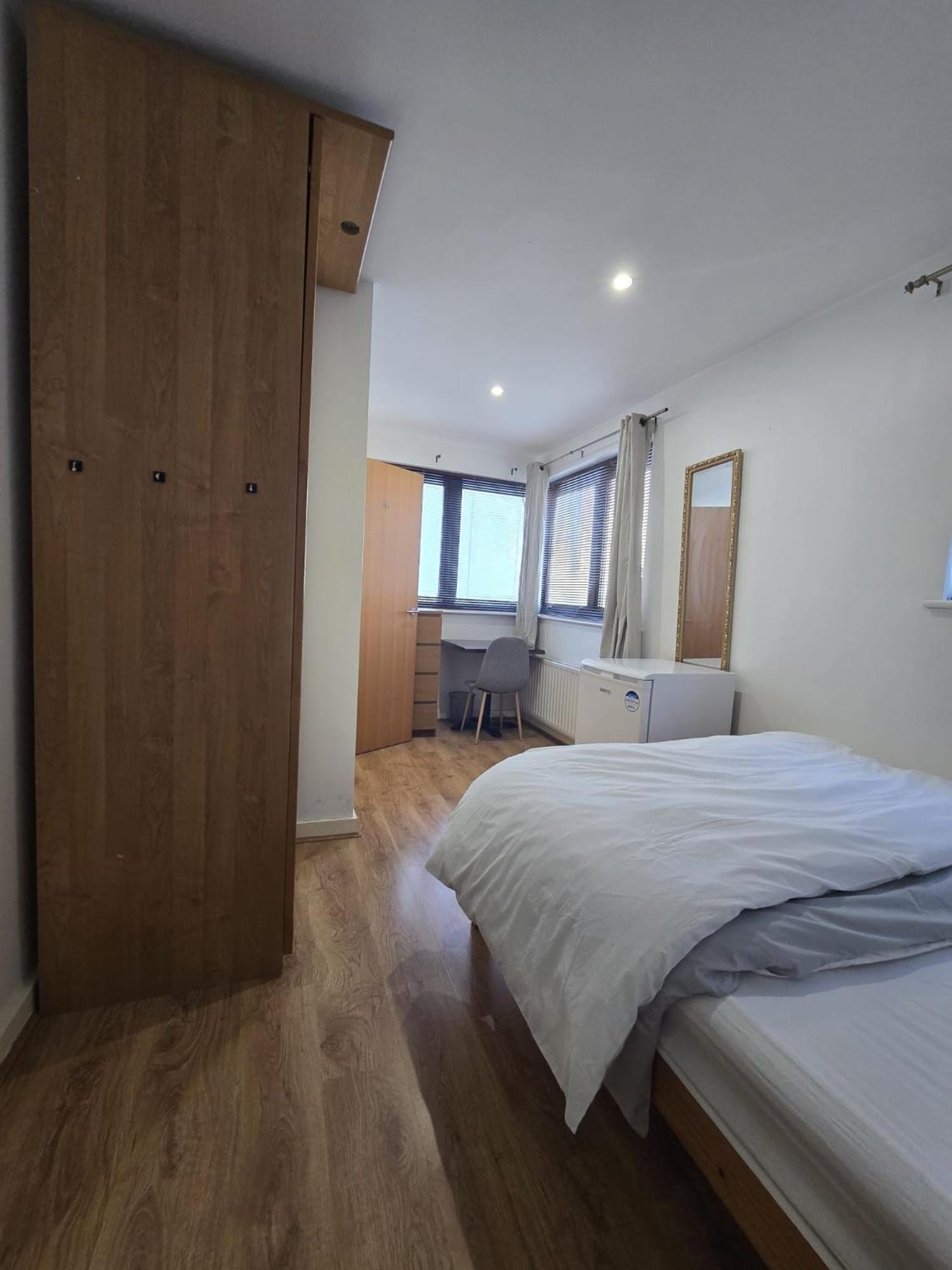 Apartment Ocean Wharf London